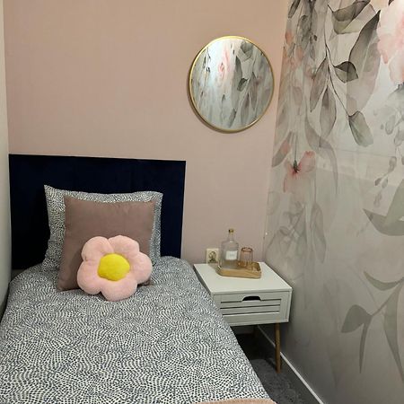 Shespace Apartrooms Krakow Luaran gambar