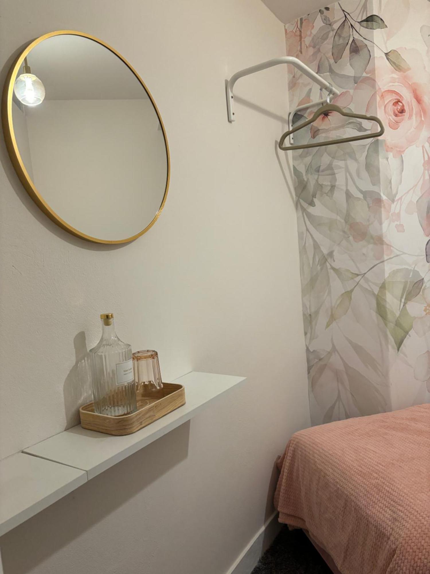Shespace Apartrooms Krakow Luaran gambar