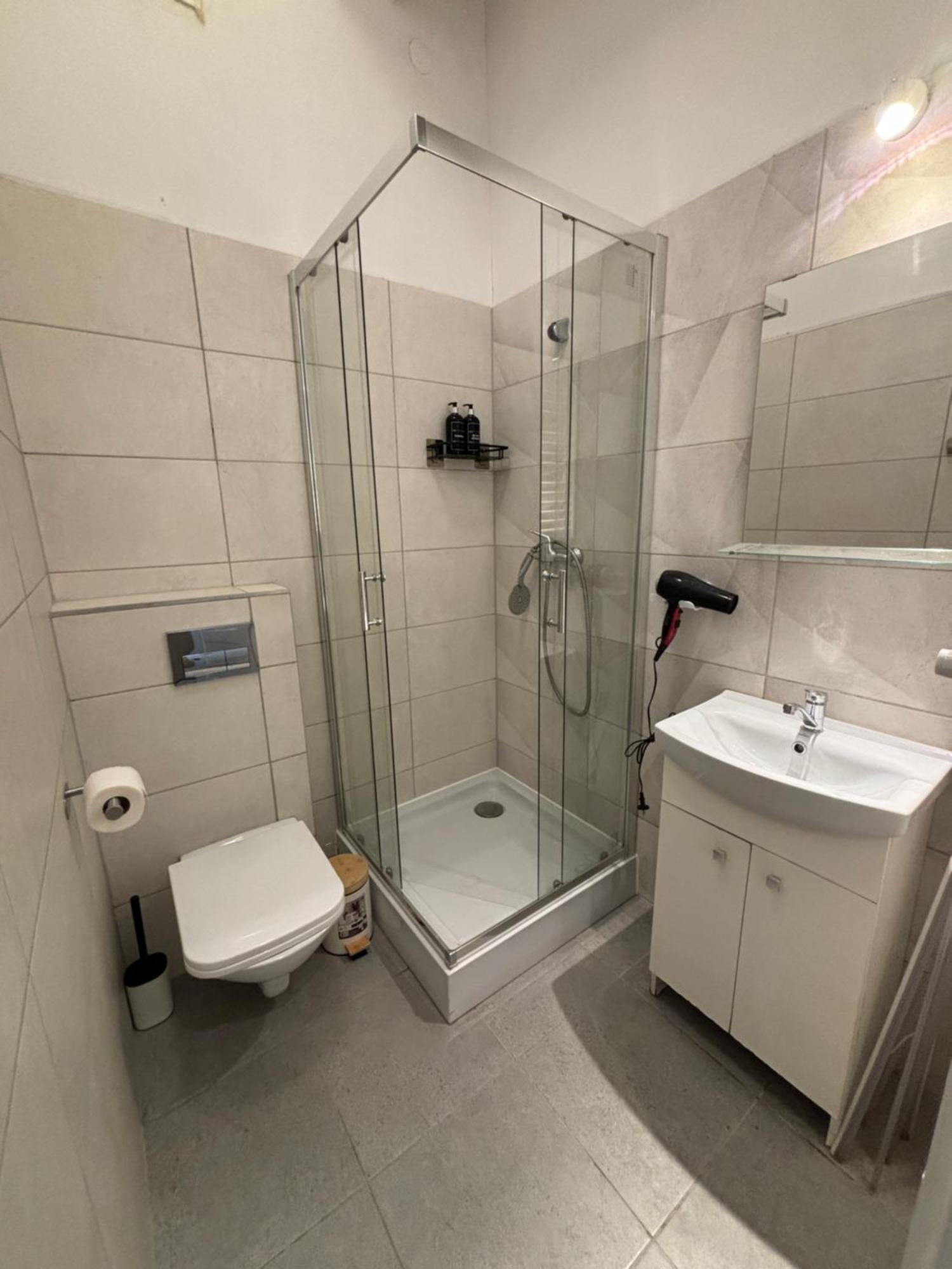 Shespace Apartrooms Krakow Luaran gambar