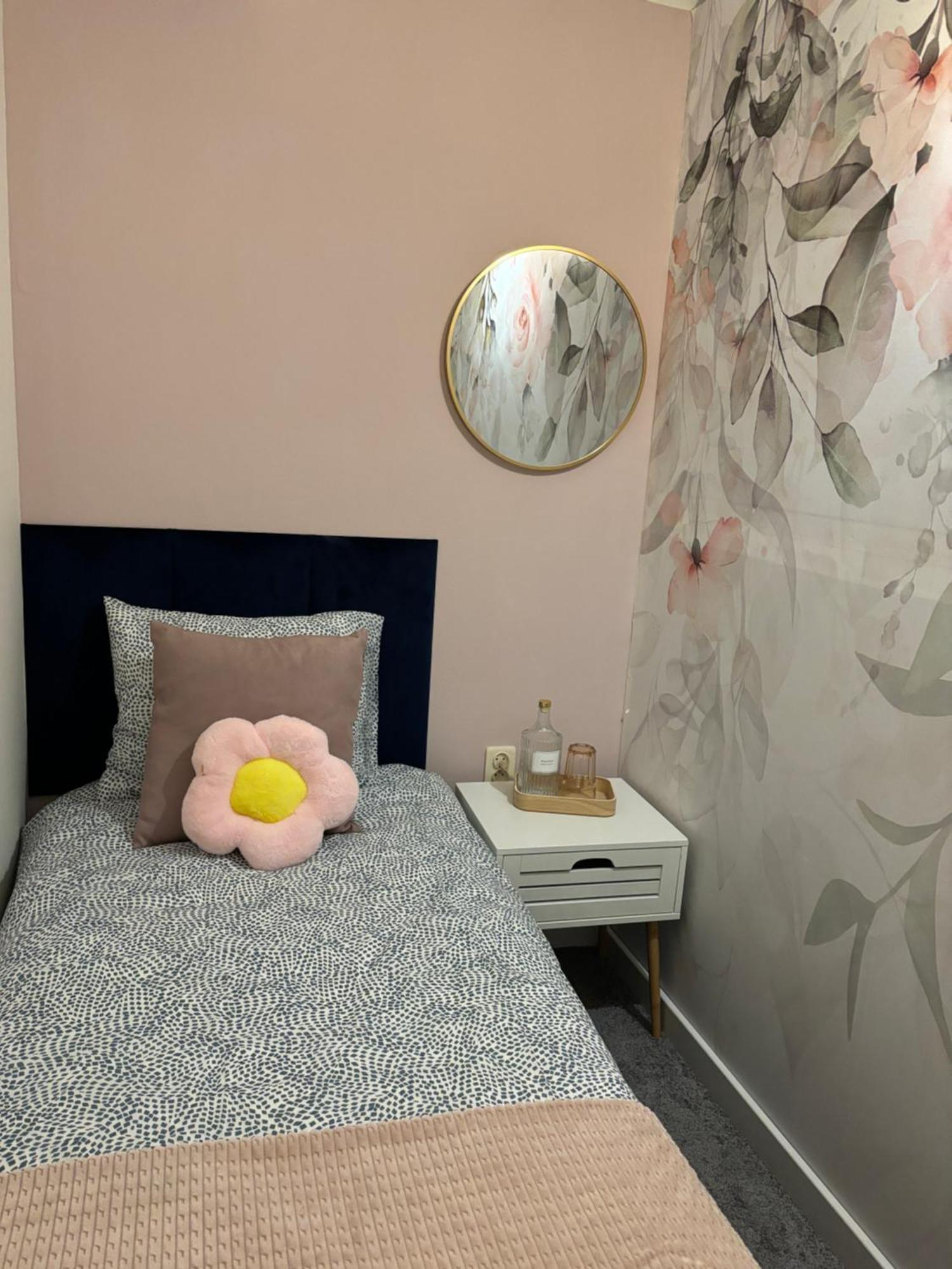Shespace Apartrooms Krakow Luaran gambar
